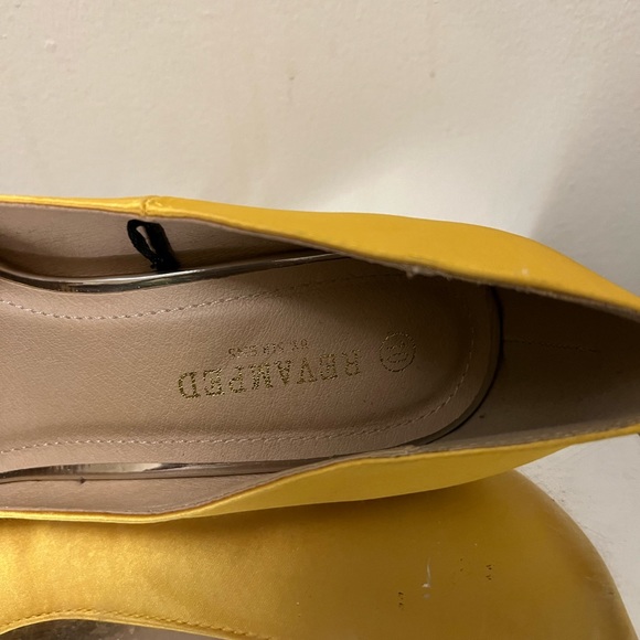 Silk yellow pumps - Picture 2 of 5
